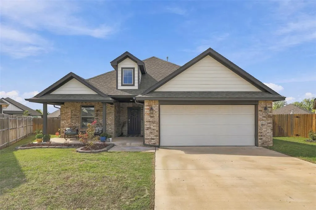 Front exterior — 6308 MacArthur Park Circle, Edmond, OK 73012