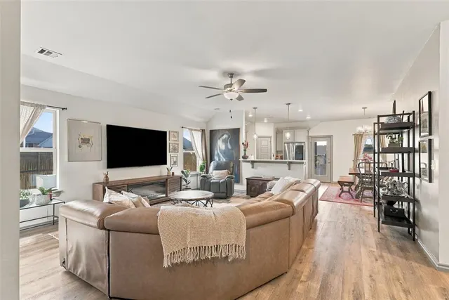 Photo 3 — 6308 MacArthur Park Circle, Edmond, OK 73012