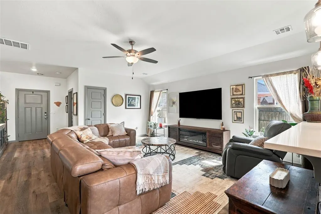Photo 4 — 6308 MacArthur Park Circle, Edmond, OK 73012
