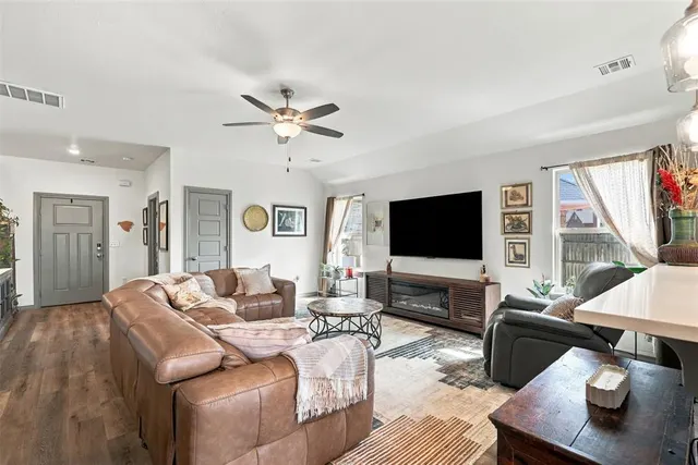 Photo 4 — 6308 MacArthur Park Circle, Edmond, OK 73012