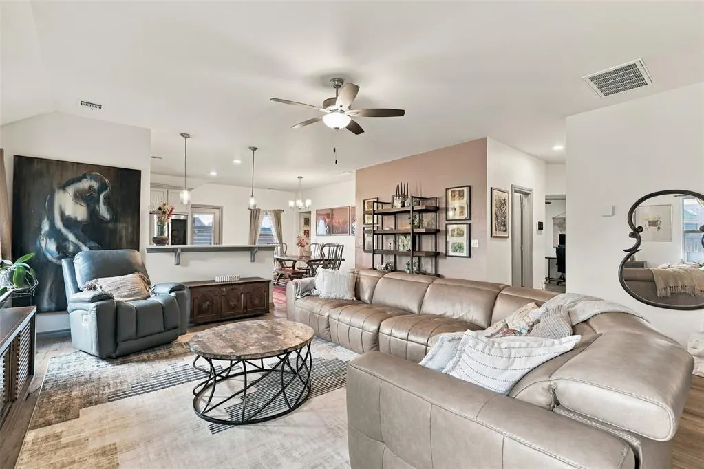 Photo 5 — 6308 MacArthur Park Circle, Edmond, OK 73012