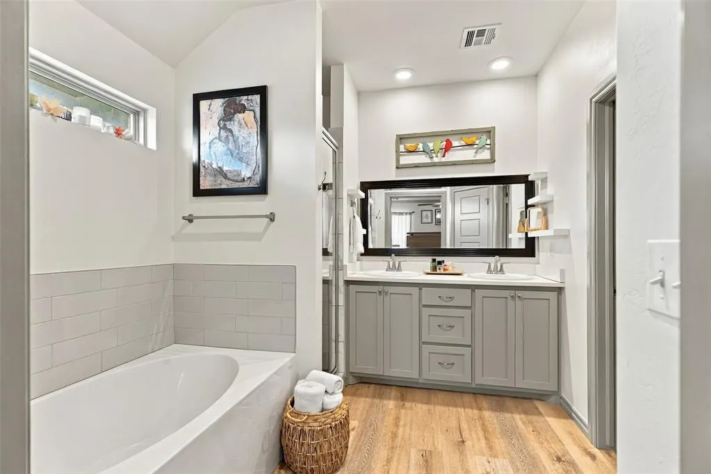 Photo 11 — 6308 MacArthur Park Circle, Edmond, OK 73012