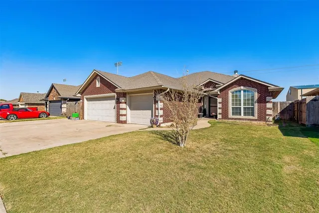 Photo 2 — 15928 Vicki Drive, Oklahoma City, OK 73170
