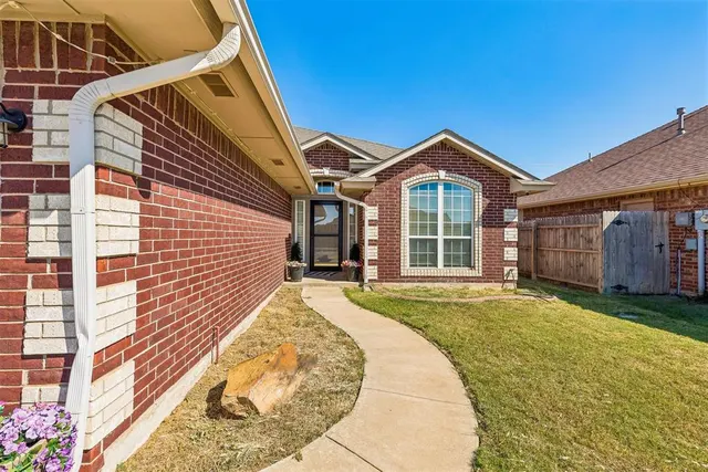 Photo 3 — 15928 Vicki Drive, Oklahoma City, OK 73170