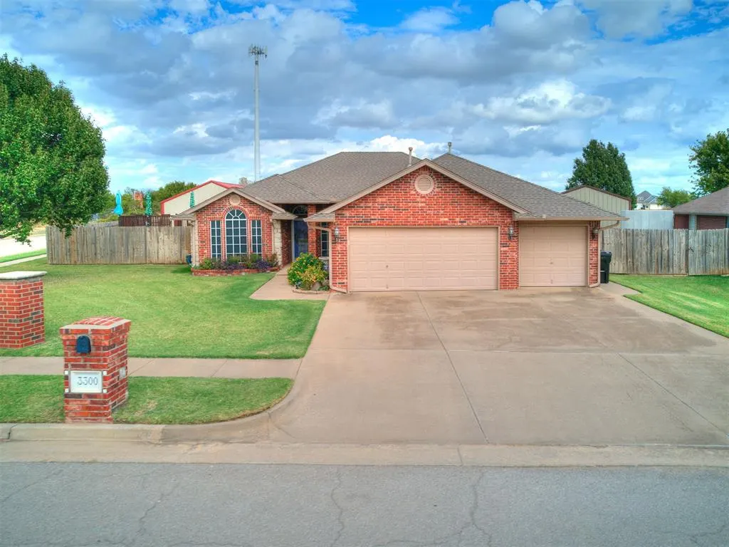 Front exterior — 3300 Judy Terrace, Moore, OK 73160