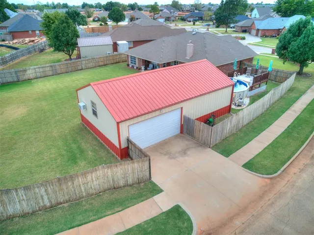 Photo 2 — 3300 Judy Terrace, Moore, OK 73160
