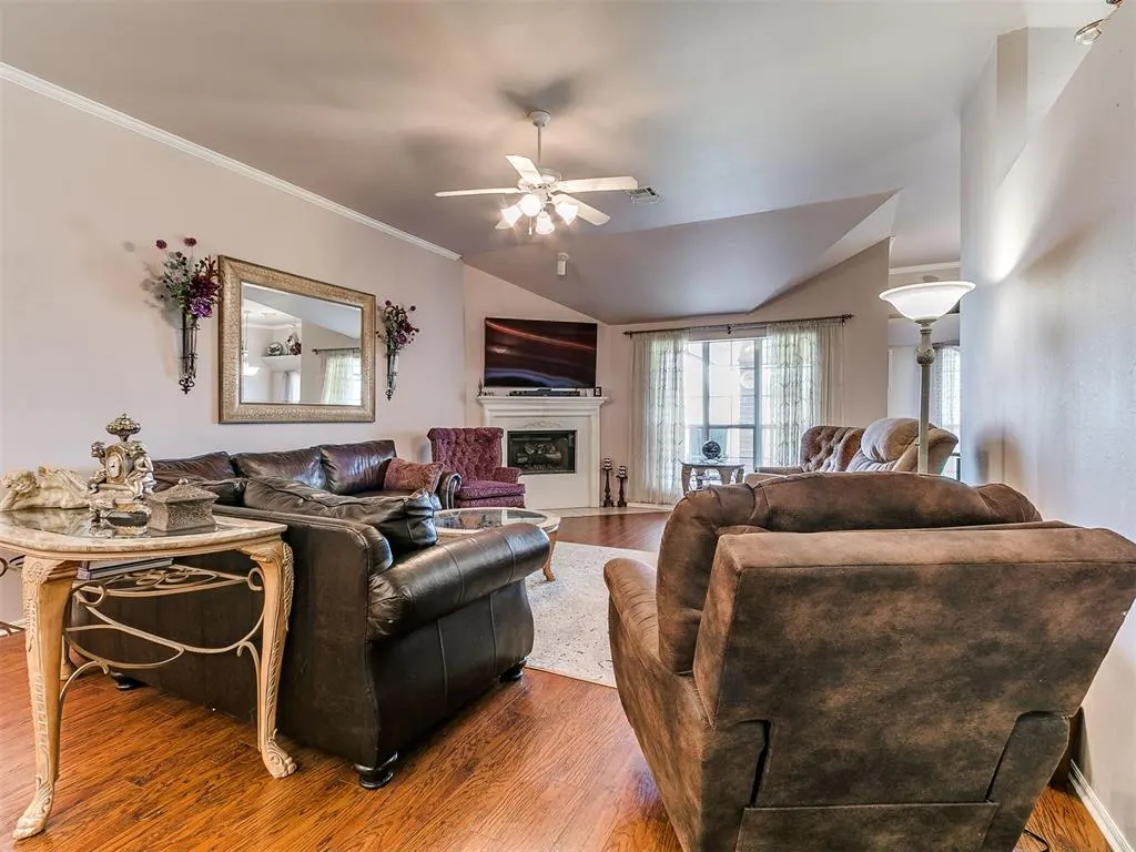 Photo 8 — 3300 Judy Terrace, Moore, OK 73160