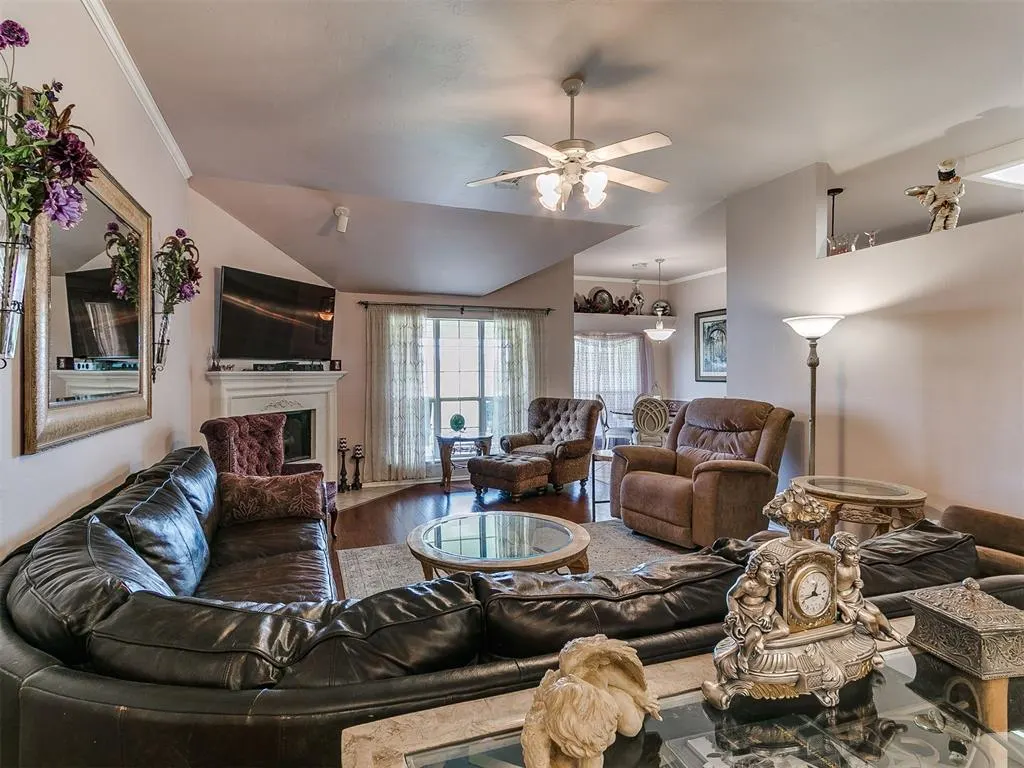 Photo 9 — 3300 Judy Terrace, Moore, OK 73160