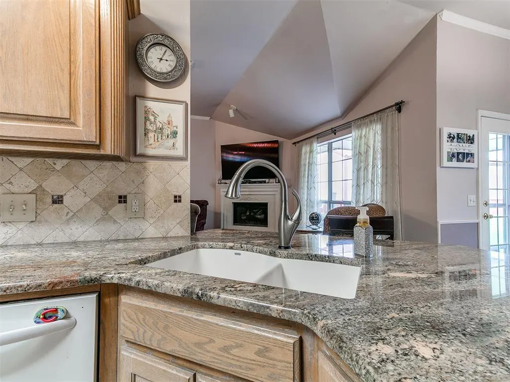 Photo 13 — 3300 Judy Terrace, Moore, OK 73160
