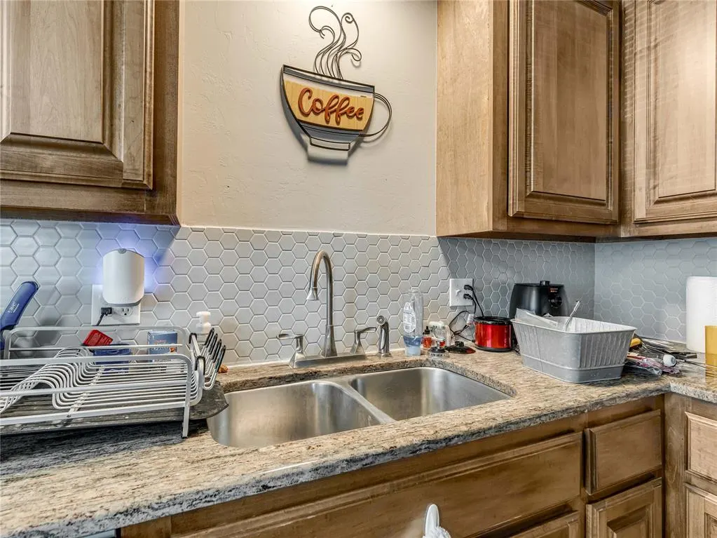 Photo 9 — 9813 NE 7th Street, Midwest City, OK 73130