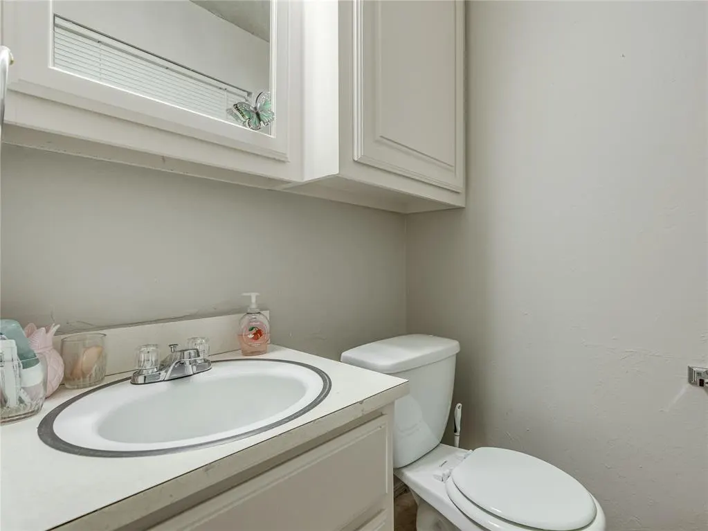 Photo 15 — 9813 NE 7th Street, Midwest City, OK 73130