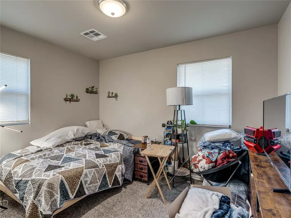 Photo 16 — 9813 NE 7th Street, Midwest City, OK 73130