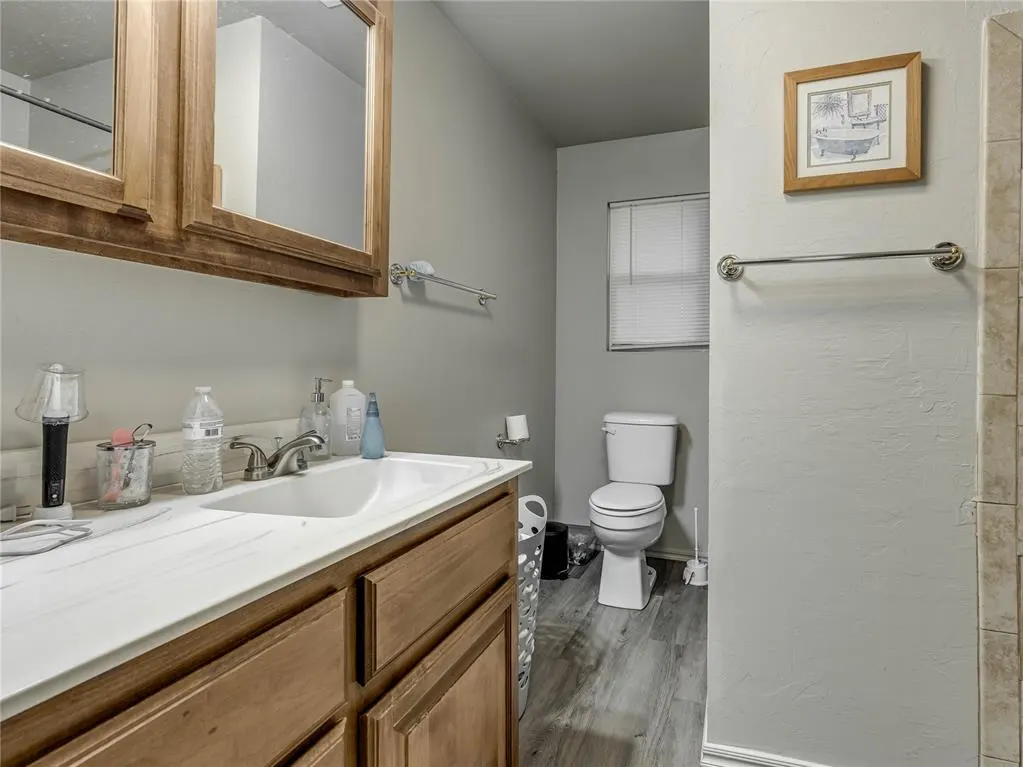 Photo 18 — 9813 NE 7th Street, Midwest City, OK 73130