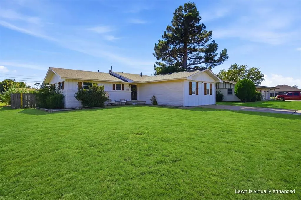 Photo 3 — 1608 Wilson Street, Altus, OK 73521