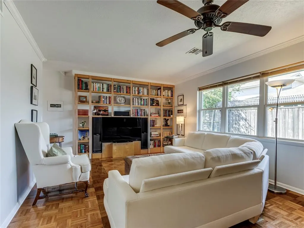 Photo 2 — 1001 W Woodcrest Drive, Midwest City, OK 73110