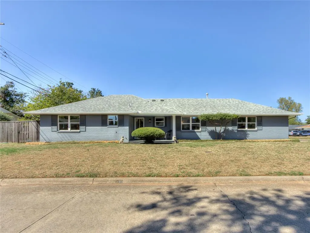 Front exterior — 1001 W Woodcrest Drive, Midwest City, OK 73110