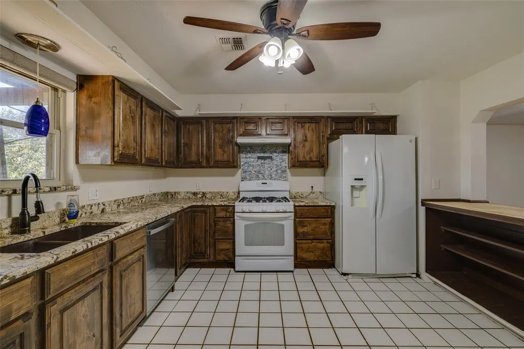 Photo 11 — 2321 County Road 1268, Blanchard, OK 73010