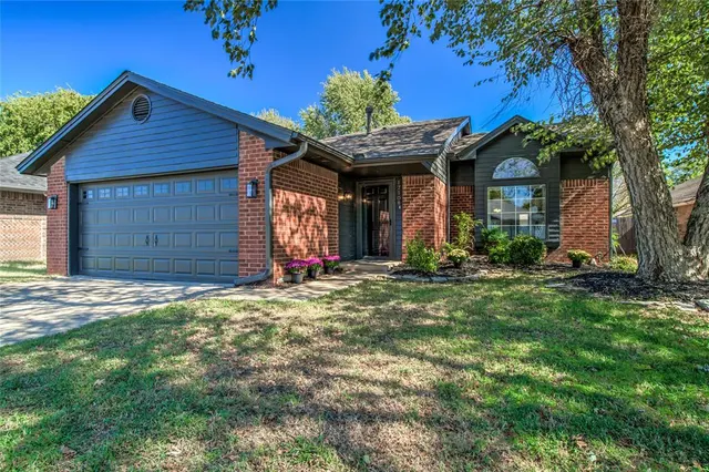 Photo 2 — 17108 Sunny Hollow Road, Edmond, OK 73012