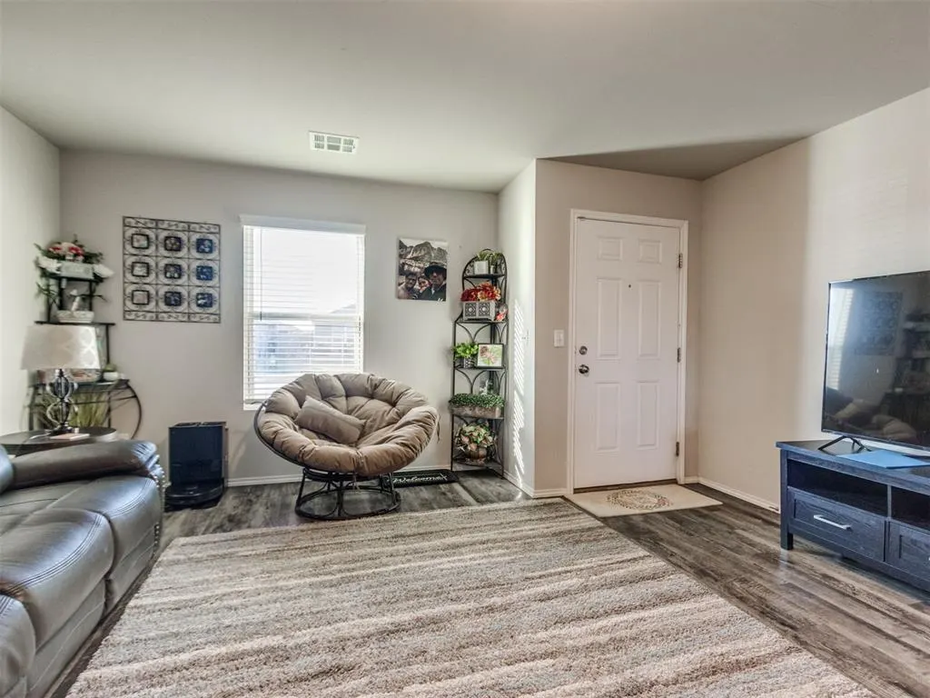 Photo 4 — 9521 NW 121st Street, Yukon, OK 73099