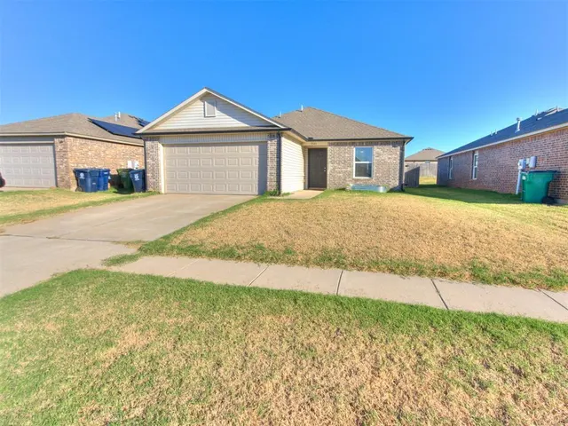 Photo 2 — 9521 NW 121st Street, Yukon, OK 73099