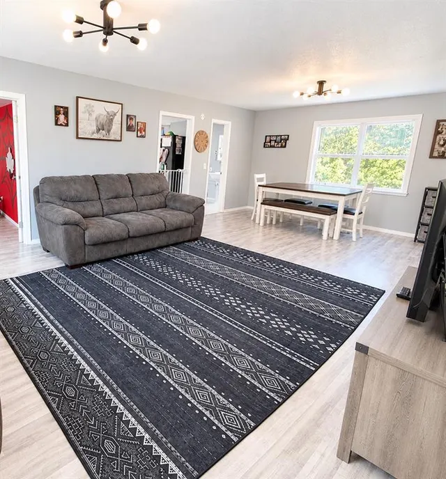 Photo 5 — 224 E 9th Street, Chandler, OK 74834