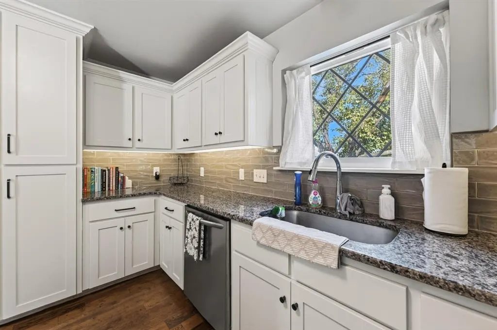 Photo 19 — 2832 Manchester Drive, Oklahoma City, OK 73120