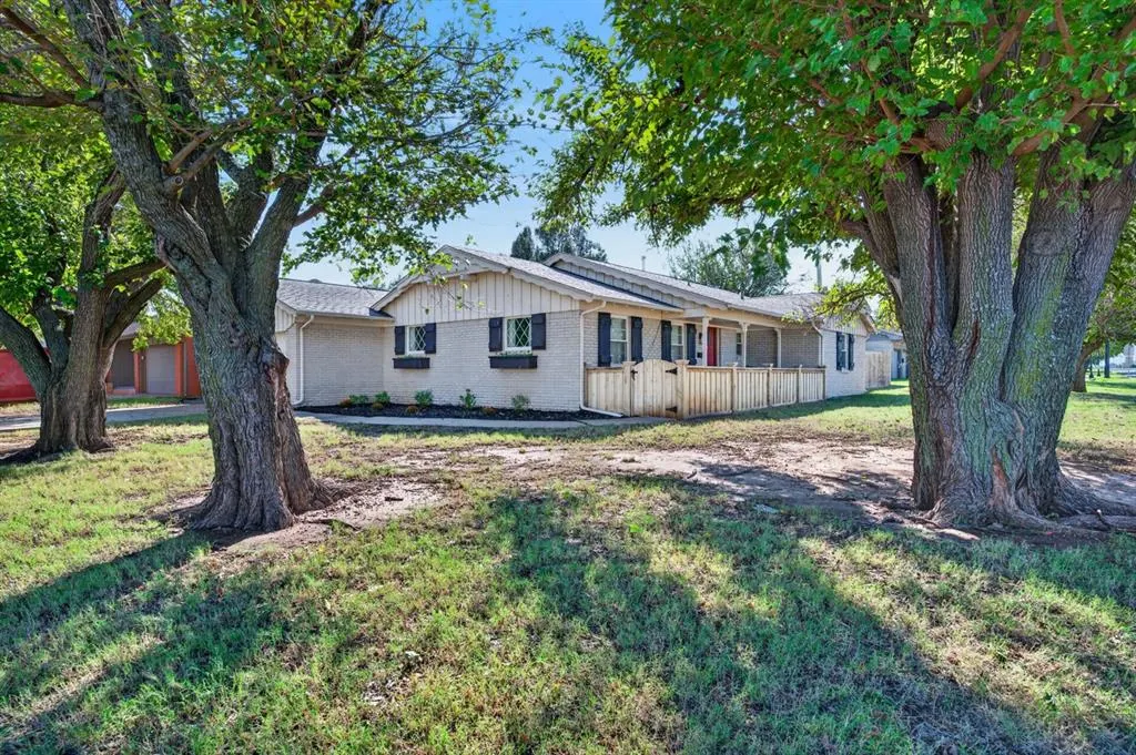 Photo 8 — 2832 Manchester Drive, Oklahoma City, OK 73120