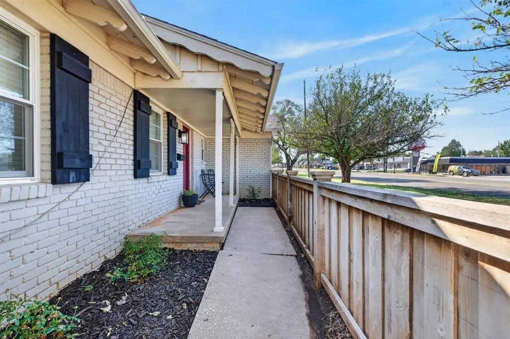 Photo 9 — 2832 Manchester Drive, Oklahoma City, OK 73120