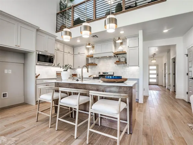 Photo 2 — 7713 Woods Edge Way, Yukon, OK 73099