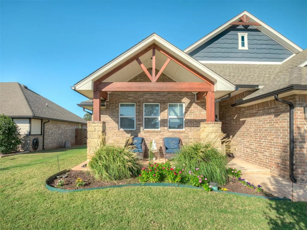 Photo 3 — 2205 Northfork Drive, Moore, OK 73160