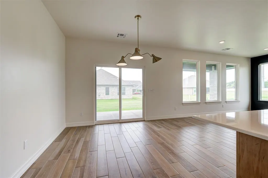 Photo 18 — 7713 Wilshire Woods Drive, Yukon, OK 73099