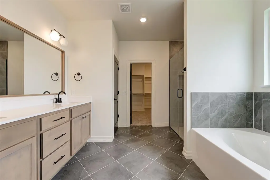 Photo 22 — 7713 Wilshire Woods Drive, Yukon, OK 73099