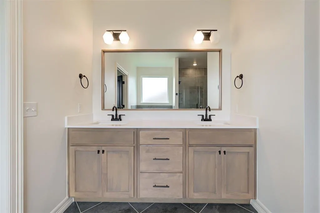 Photo 24 — 7713 Wilshire Woods Drive, Yukon, OK 73099