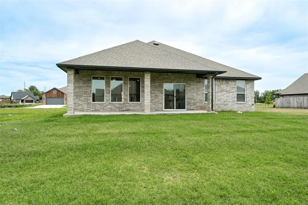 Photo 39 — 7713 Wilshire Woods Drive, Yukon, OK 73099