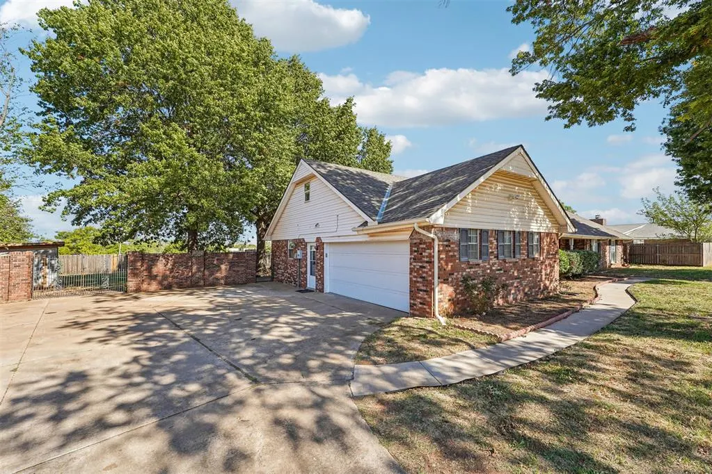 Photo 4 — 3737 Rolling Lane, Midwest City, OK 73110