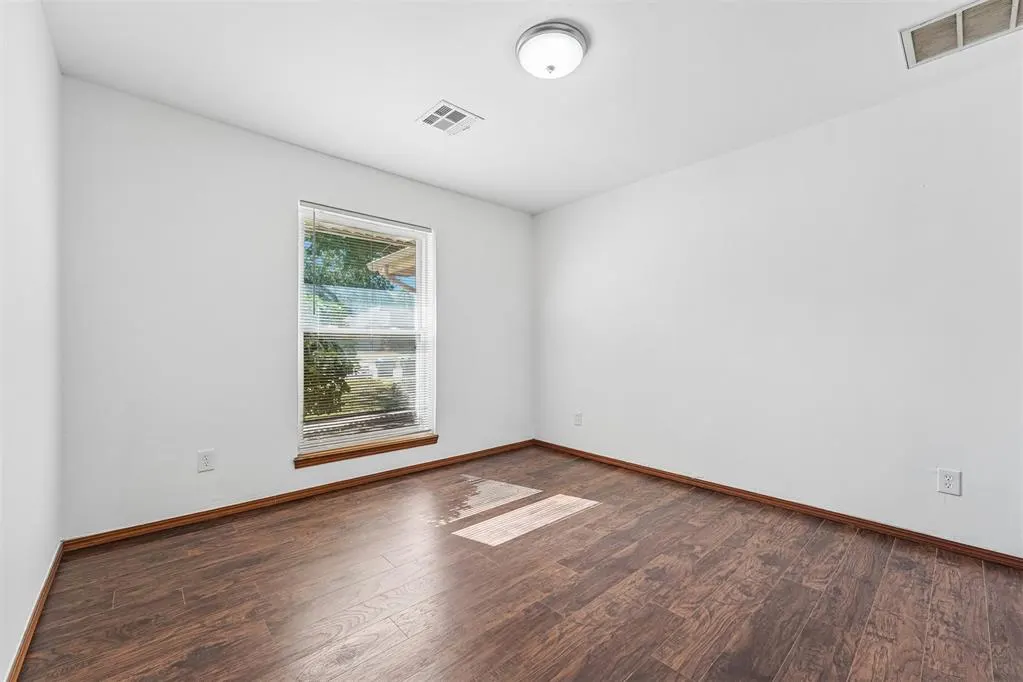 Photo 9 — 3737 Rolling Lane, Midwest City, OK 73110