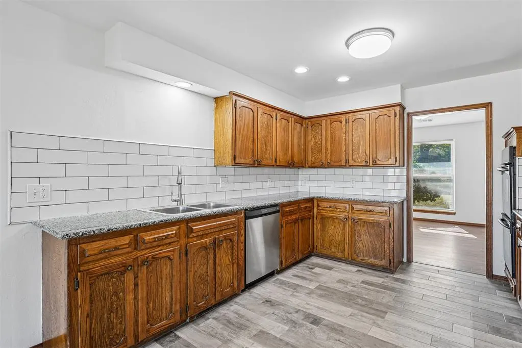 Photo 12 — 3737 Rolling Lane, Midwest City, OK 73110