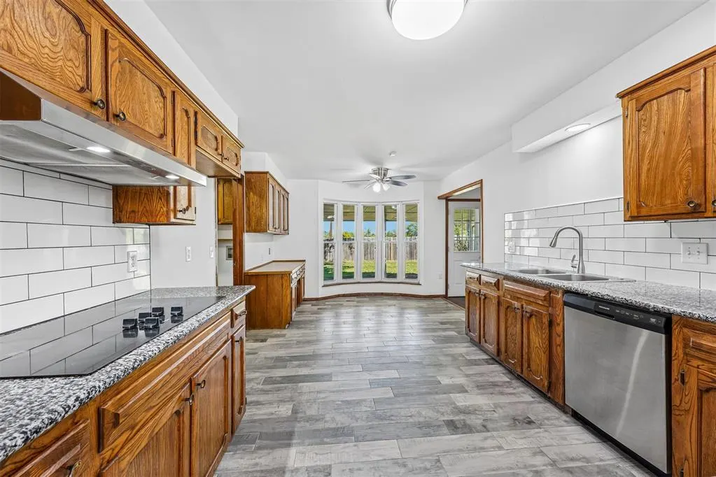 Photo 14 — 3737 Rolling Lane, Midwest City, OK 73110