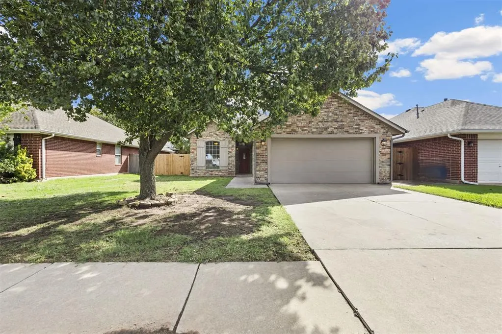 Front exterior — 2004 NW 172nd Street, Edmond, OK 73012