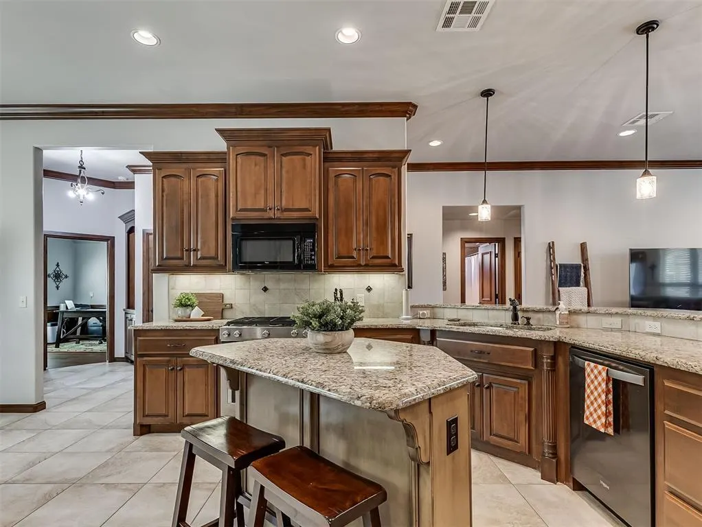 Photo 18 — 7000 Stinchcomb Drive, Oklahoma City, OK 73132