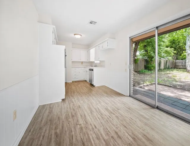 Photo 4 — 753 SW 3rd Street, Moore, OK 73160