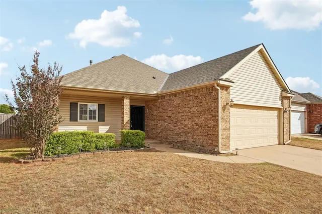 Photo 2 — 6009 SE 70th Street, Oklahoma City, OK 73135