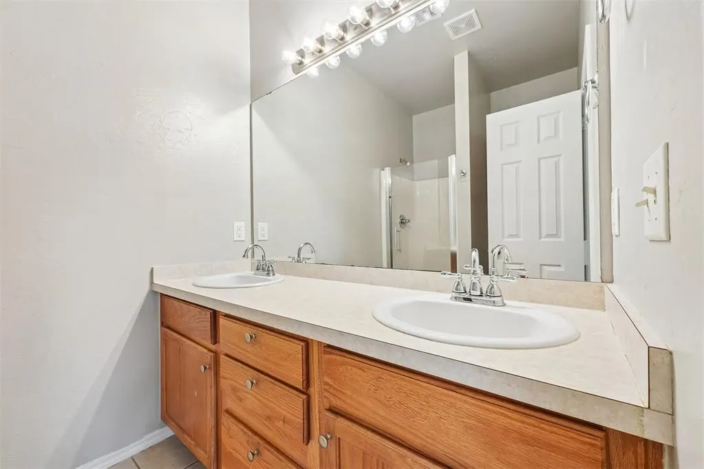 Photo 12 — 6009 SE 70th Street, Oklahoma City, OK 73135