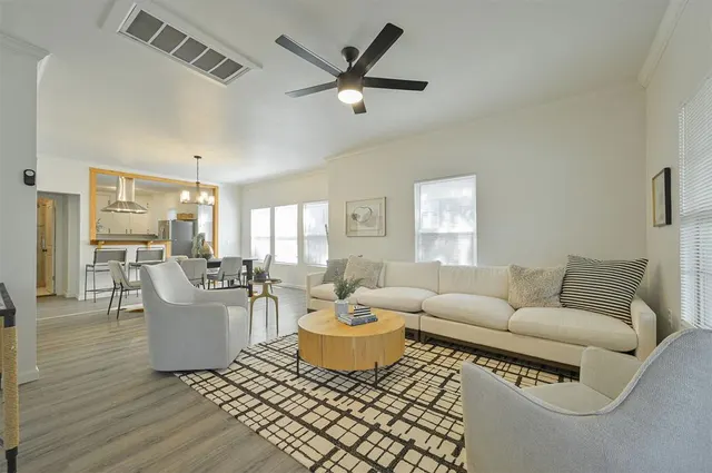 Photo 6 — 1609 NW 11th Street, Oklahoma City, OK 73106