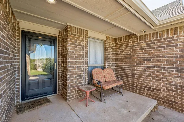Photo 4 — 1941 County Road 1212, Tuttle, OK 73089
