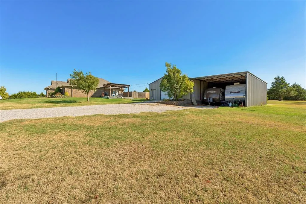 Photo 44 — 1941 County Road 1212, Tuttle, OK 73089
