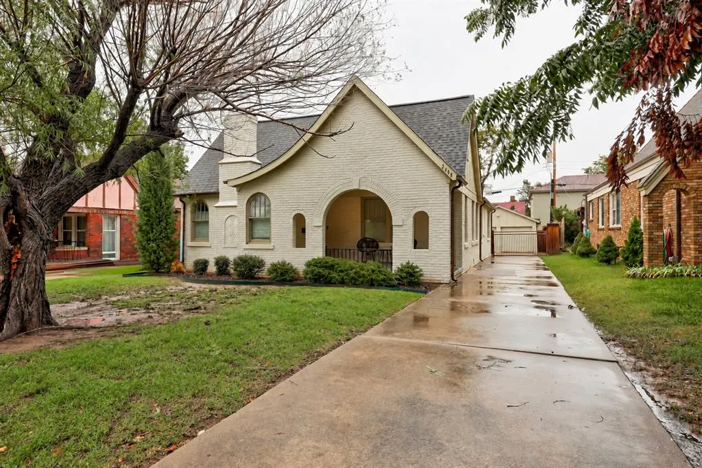 Front exterior — 2208 N Indiana Avenue, Oklahoma City, OK 73106