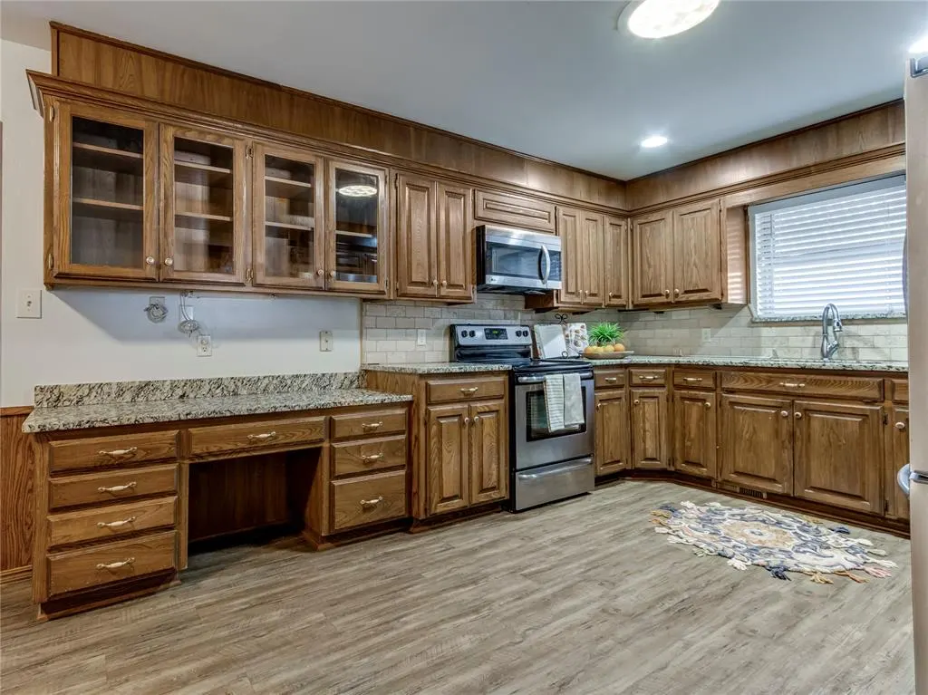 Photo 9 — 712 W Silver Meadow Drive, Midwest City, OK 73110