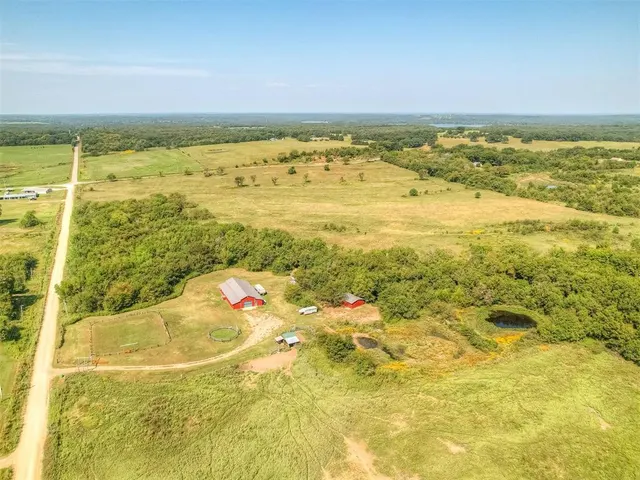 Photo 2 — 377056 E 1040 Road, Okemah, OK 74859-6002