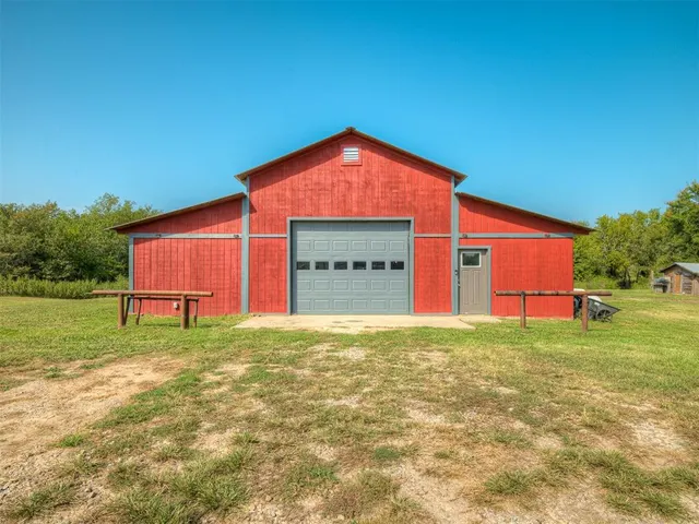 Photo 4 — 377056 E 1040 Road, Okemah, OK 74859-6002